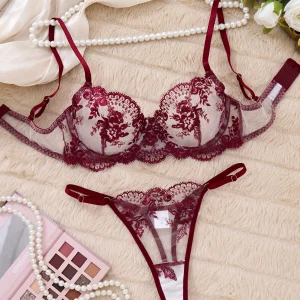 Lingerie Coquine avec Culotte Transparente
